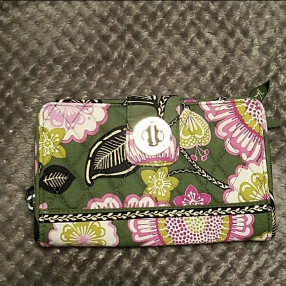 NWOT! Vera Bradley Retired Pattern Olivia Pink - Picture 1 of 4